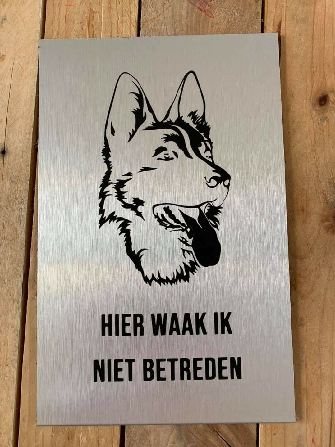 Hier waak ik, niet betreden