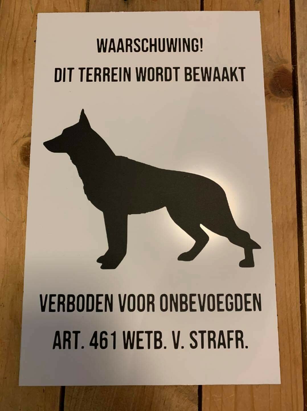 Dit terrein wordt bewaakt