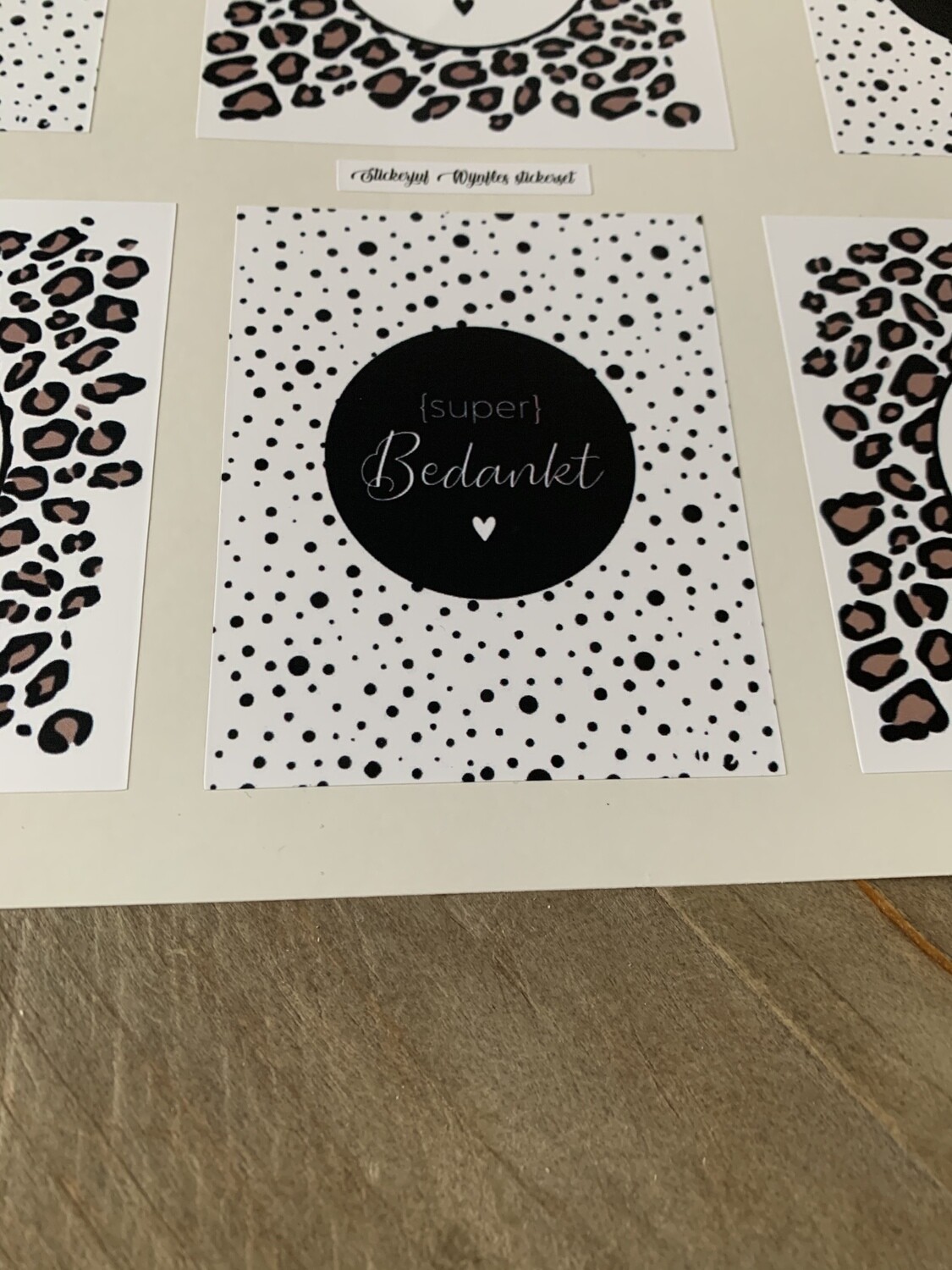 Wijnflessticker Stippen
