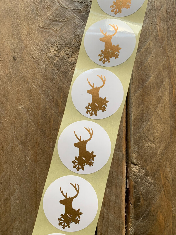 Cadeausticker Rendier met sneeuw