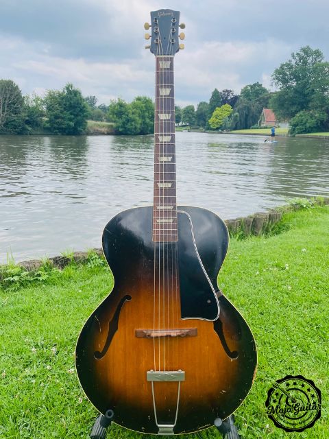 1951 Gibson L-50.