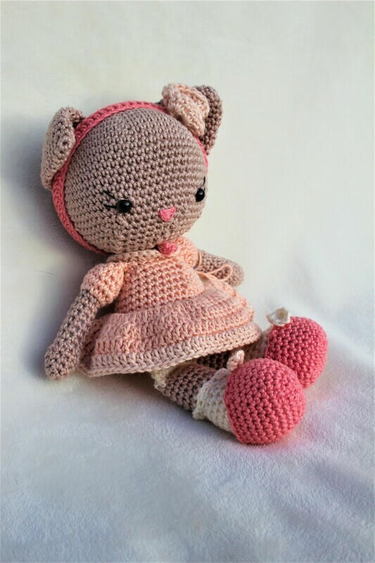 Minnie de poes 24 cm