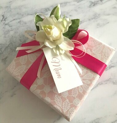 Pink lace gardenia confectionery box