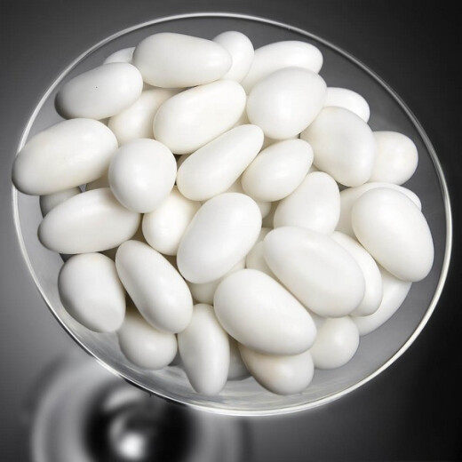 White whole sugared almonds