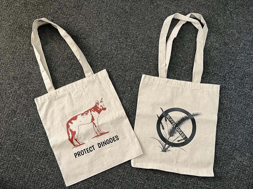 Dingo tote bag