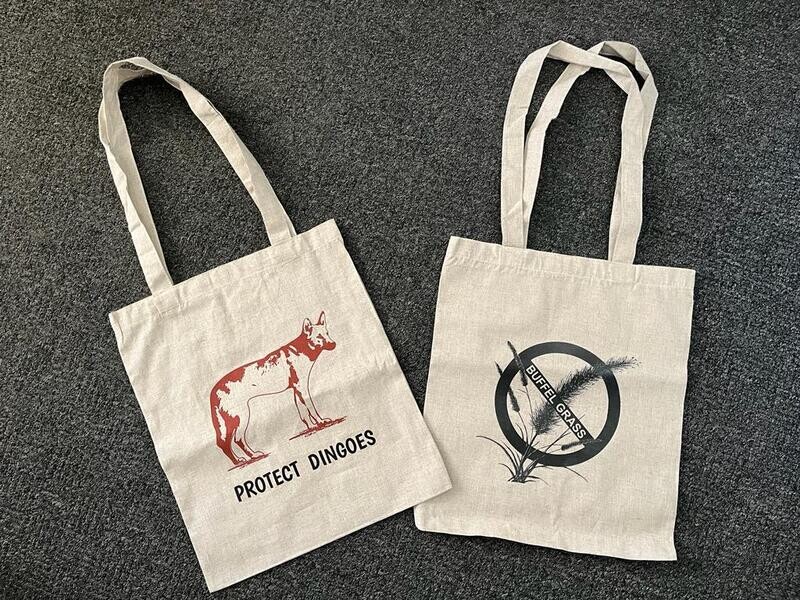 Dingo tote bag