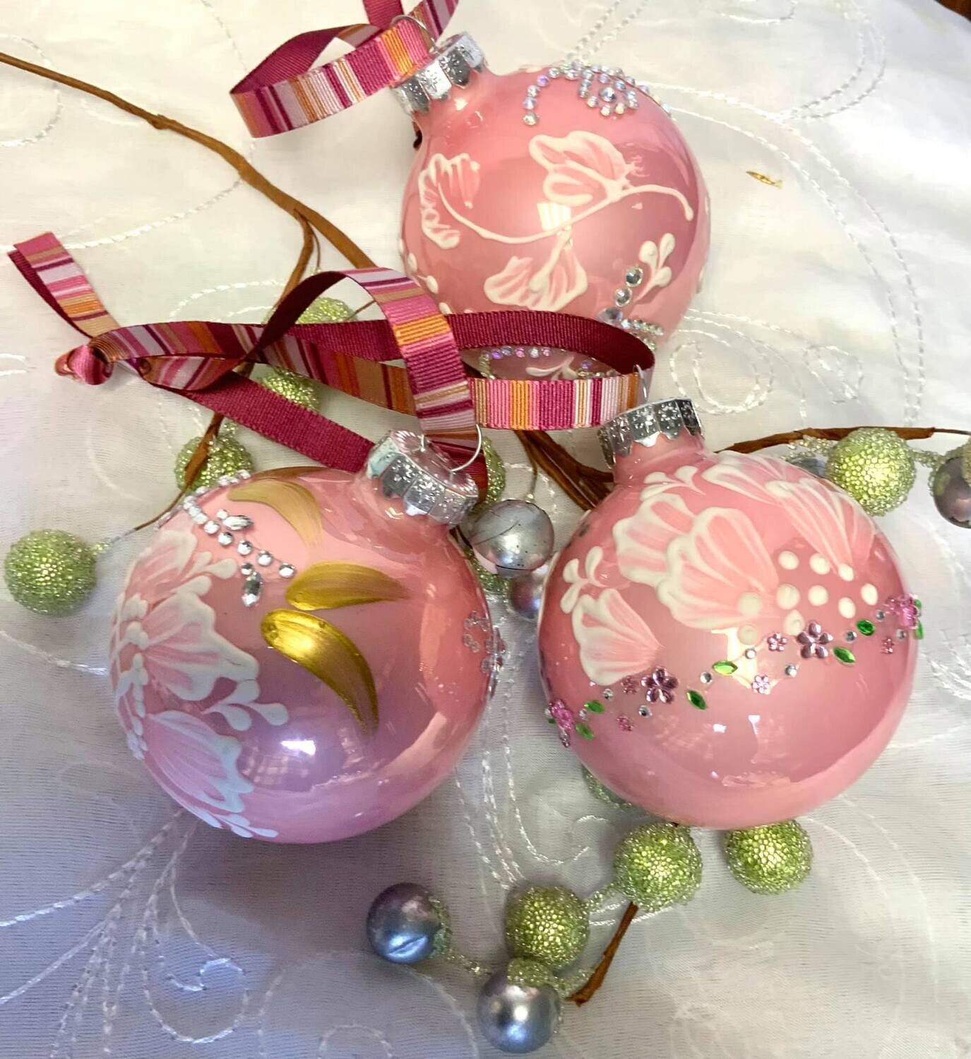 Victorian style ornaments, 3 total, Pink #2