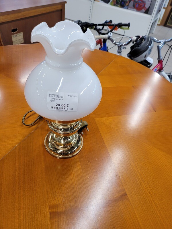PETITE LAMPE SUR PIED