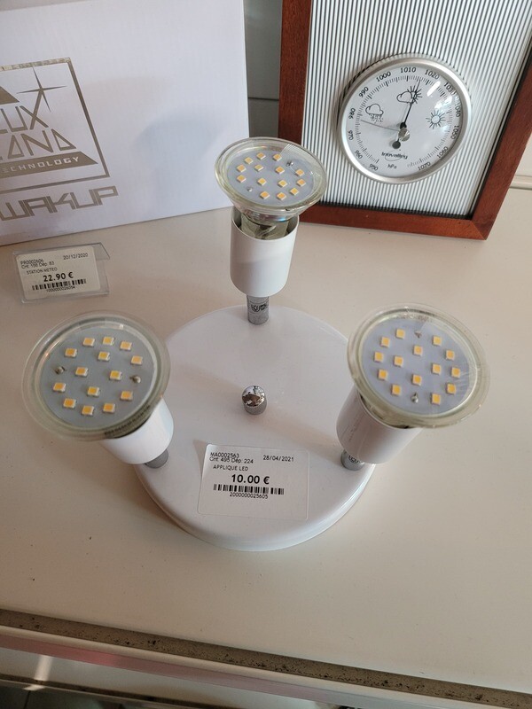 PLAFONNIER A LED
