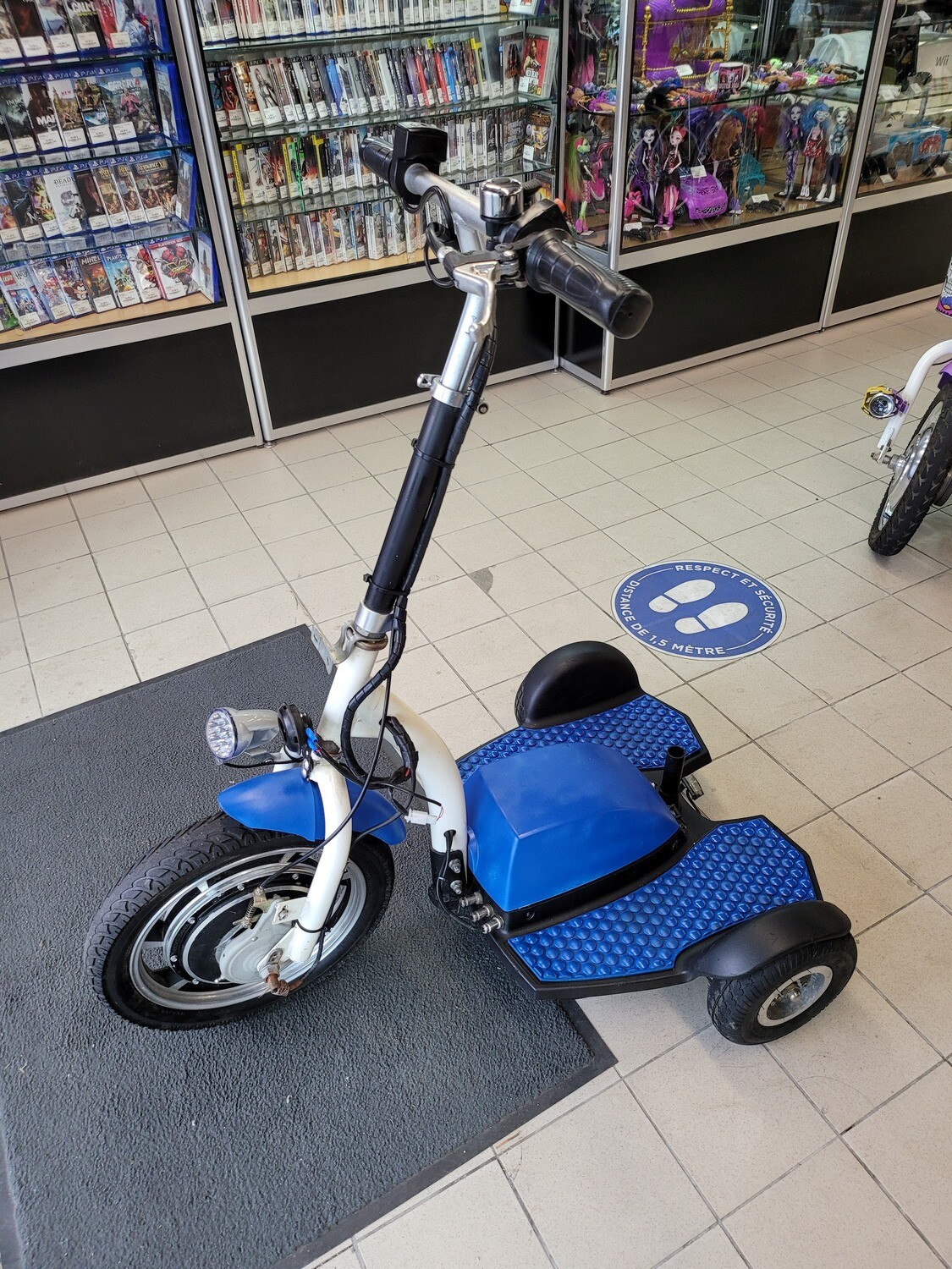 TROTTINETTE A 3 ROUES BLEU