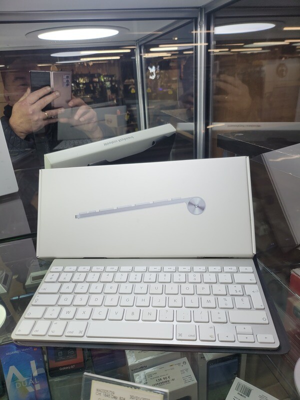 CLAVIER APPLE