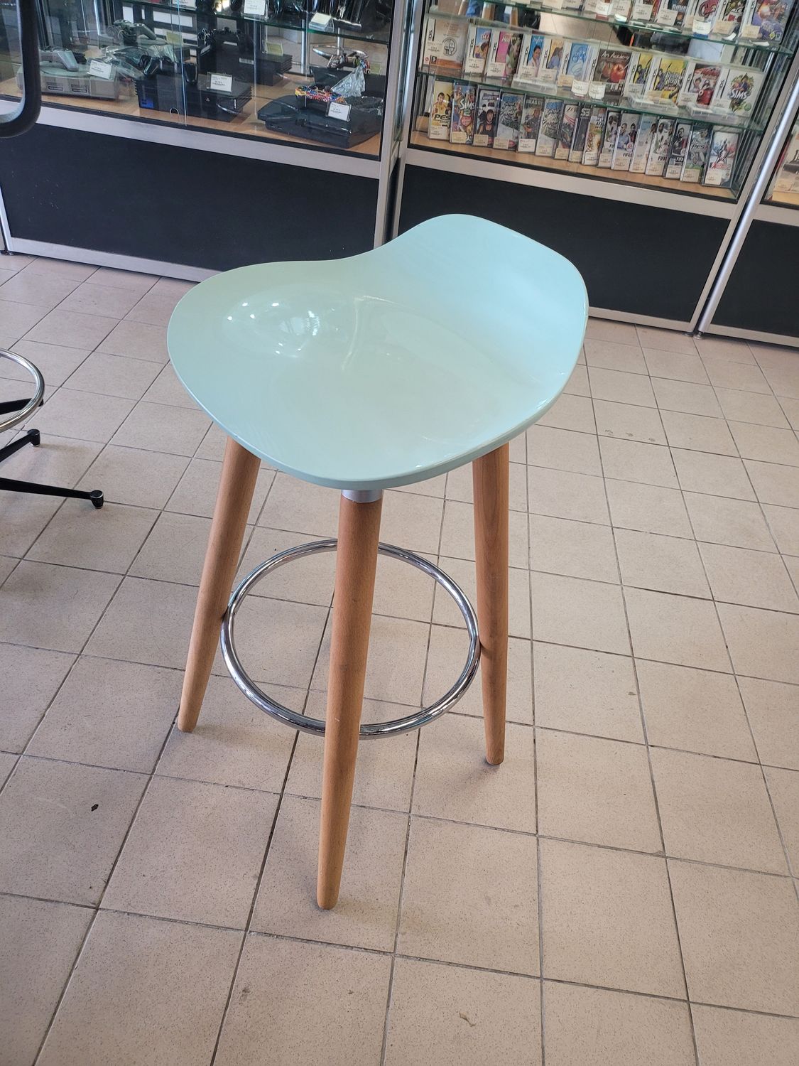 CHAISE DE BAR BLEU SKANDINAVE