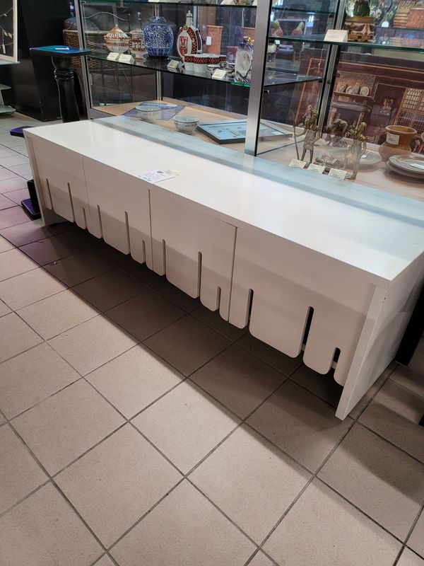 MEUBLE BAS PORTE PAPILLON 150 X 48 X 42