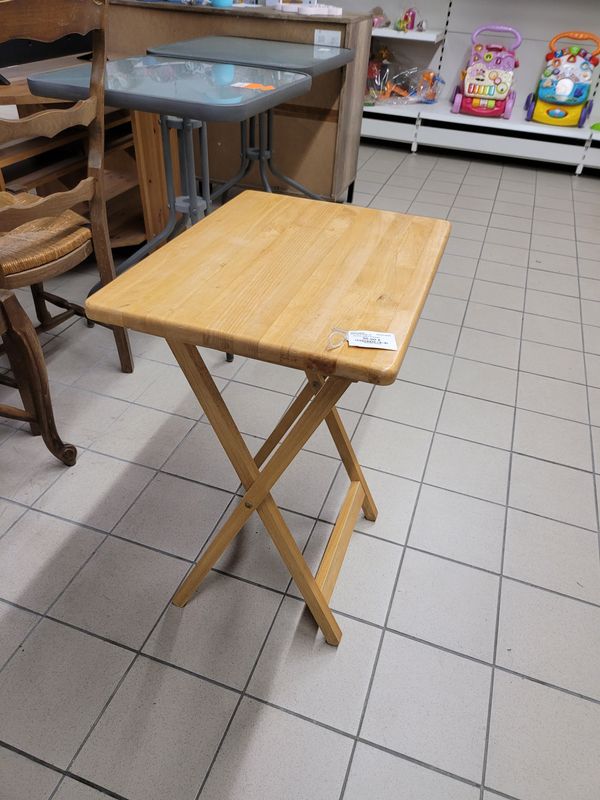 PETITE TABLE PLIANTE
