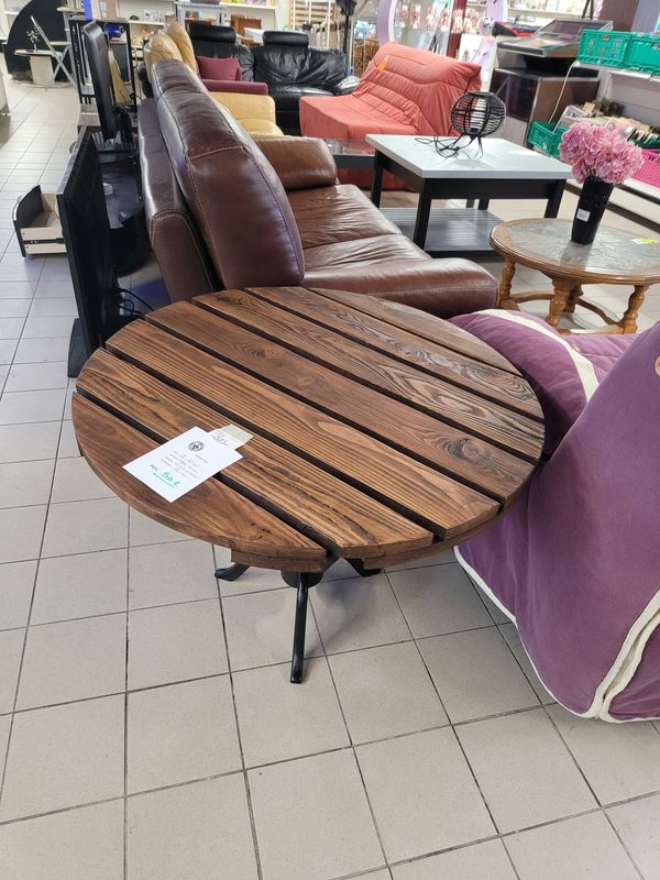 TABLE BASSE FAITE MAIN 80 X 60