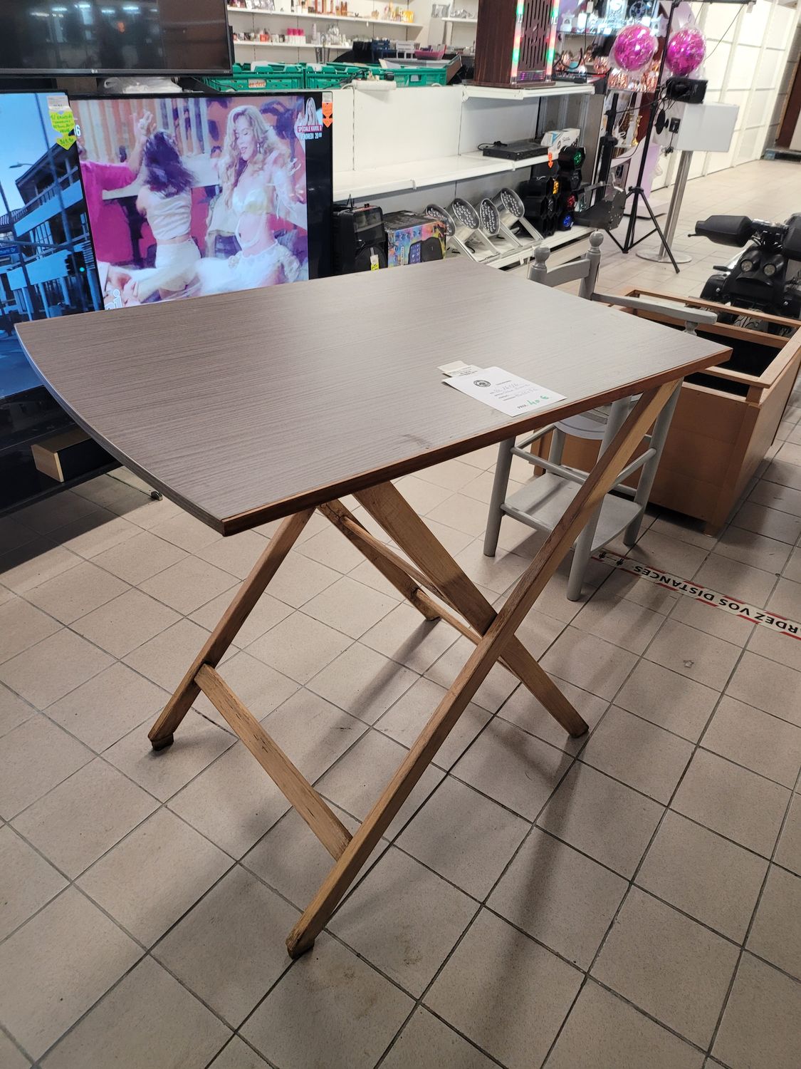 TABLE PLIANTE 89 X 63 X 90
