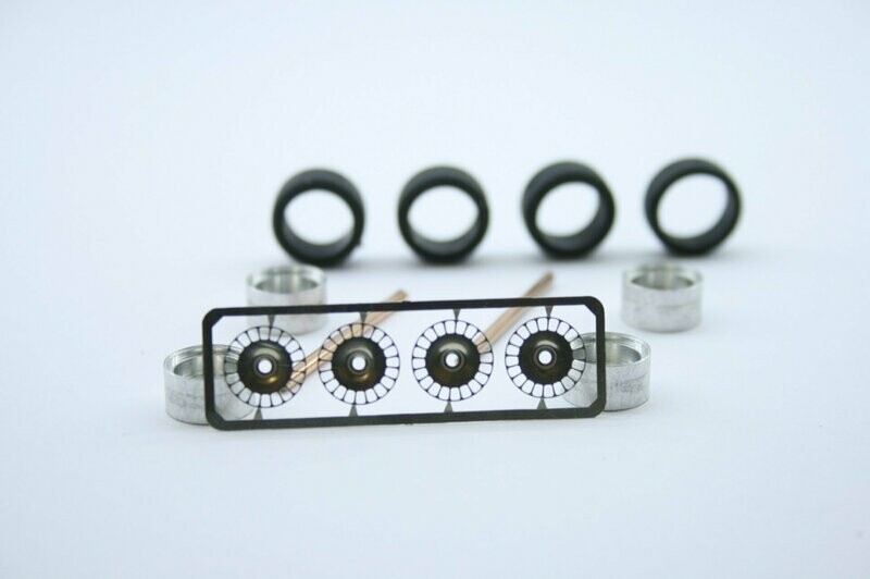 DTM OZ 18 Zoll Räder mit Reifen Set (4 Felgen, 4 Fotoätzteile, 4 Gummi Reifen, und 2 Achsstiften)