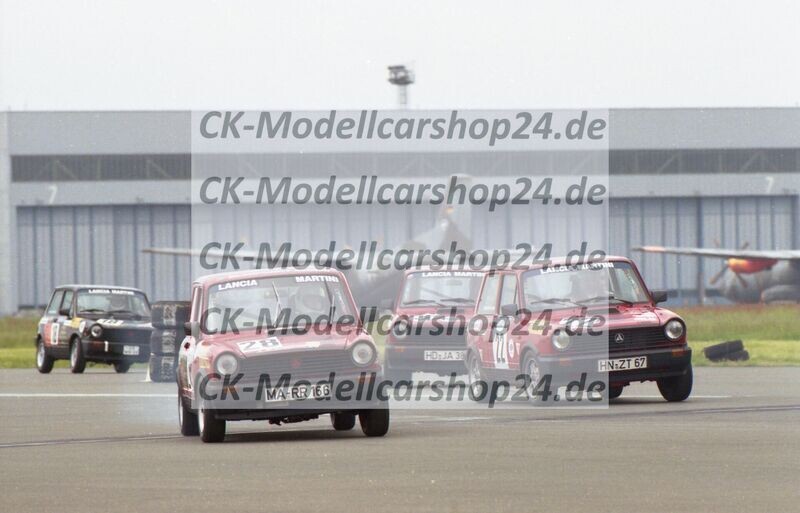 Motorsportbilder Wunsdorf 10.06.1984,  Lancia Cup, Startnummer 28 mit Verfolgern