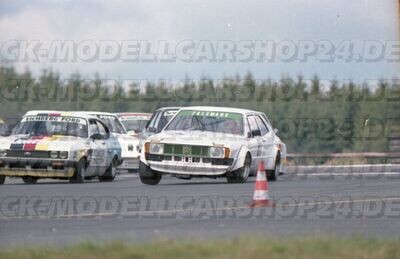 Motorsportbild Siegerland 1981, VW Gol und Ford Capri mit Gefolge