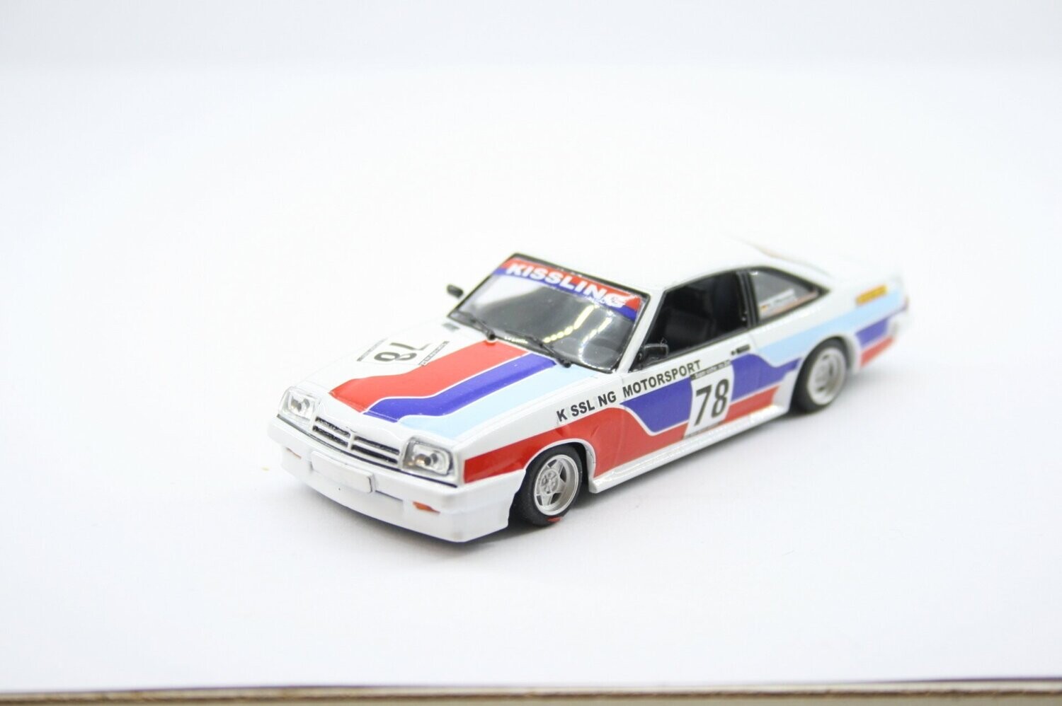 Opel Manta B Kissling Motorsport, Wolfgang Offermann, 
weis, Avus 1984, Startnummer 78, lim. Kleinserie