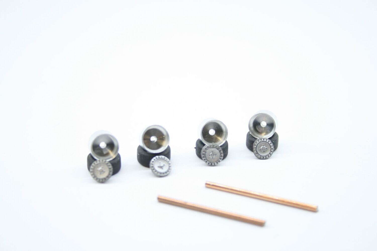 Ronal Turbo 4 Loch, 8 x 13,  4 Aludrehteile, 4 Inlets *, 4 Reifen + 2 Achsstifte