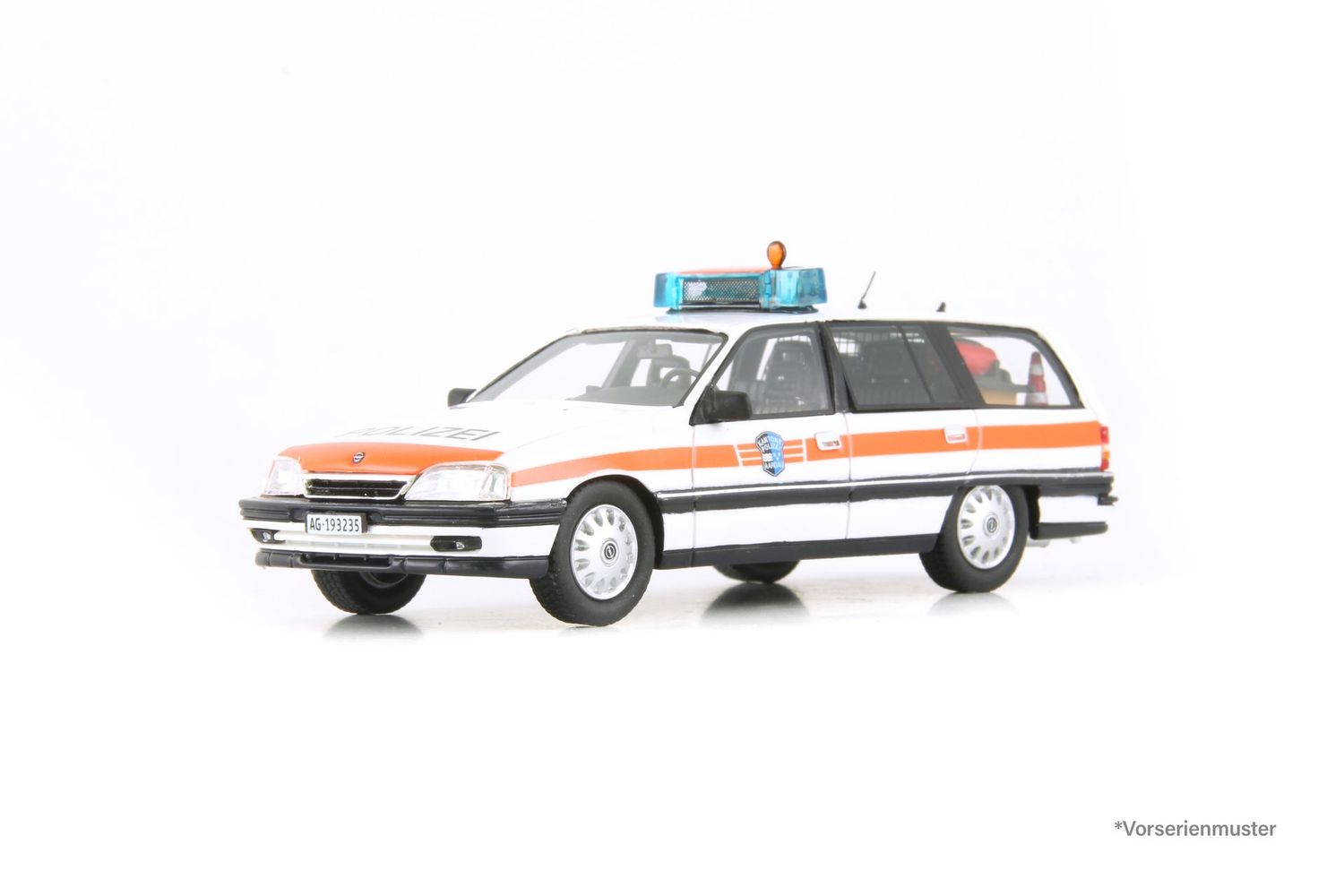 Opel Omega A2 Kantonspolizei Aargau Fertigmodell aus Resin, limitiert 150 Stück