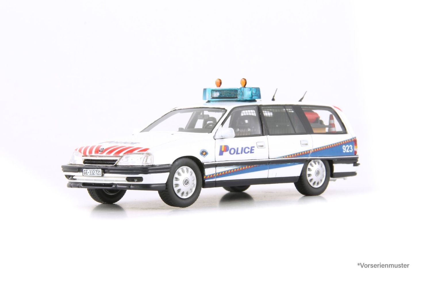Opel Omega A2 Police cantonale de Genève. Fertigmodell aus Resin, limitiert 150 Stück