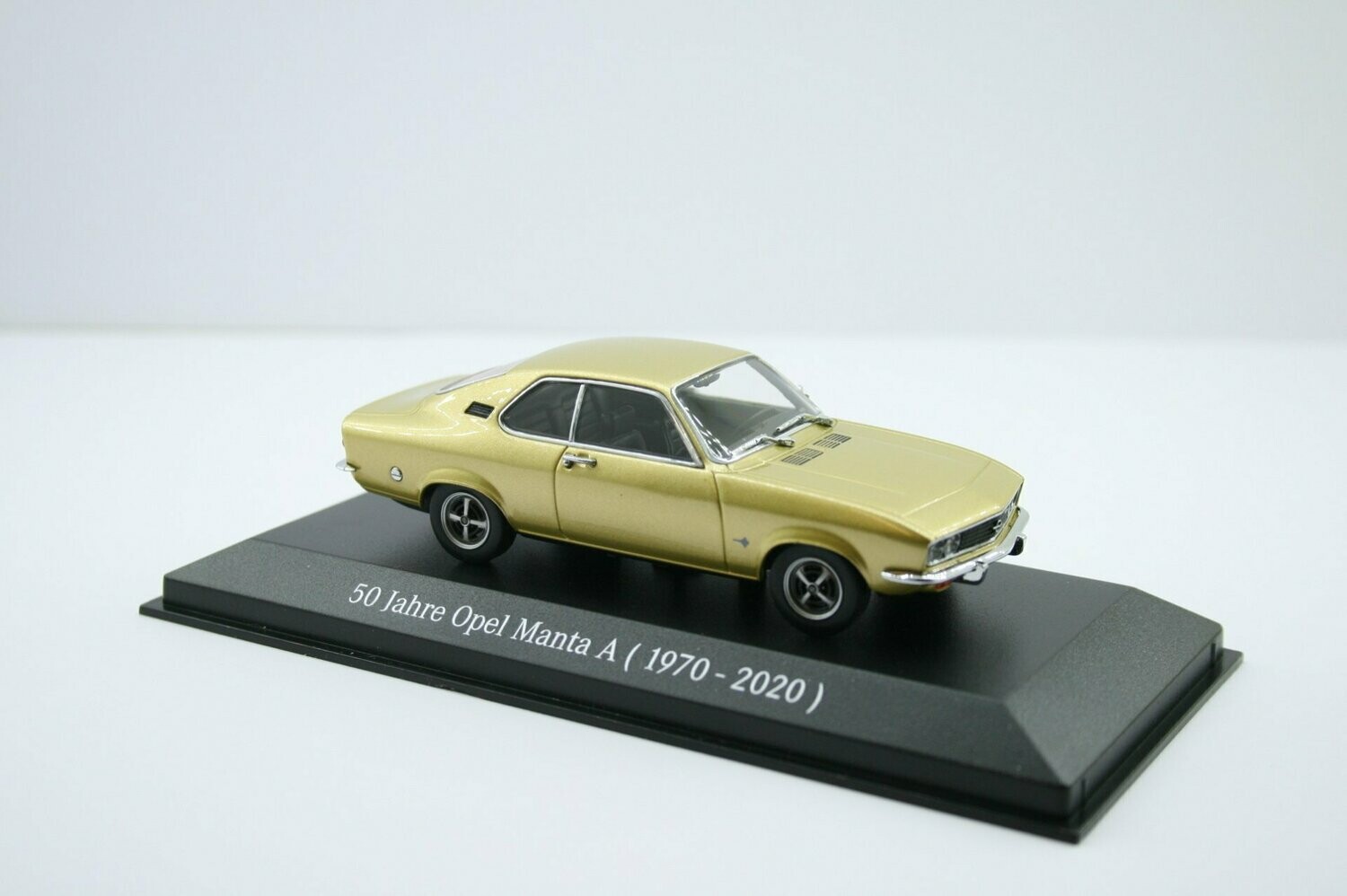 Opel Manta A 1/43 sahara gold limitiert 225 Stück Opel Manta A 1/43 sahara gold limitiert 225 Stück