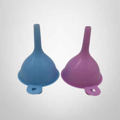 Set de 3 Embudos Plásticos de Distintos Tamaños Colores Surtidos