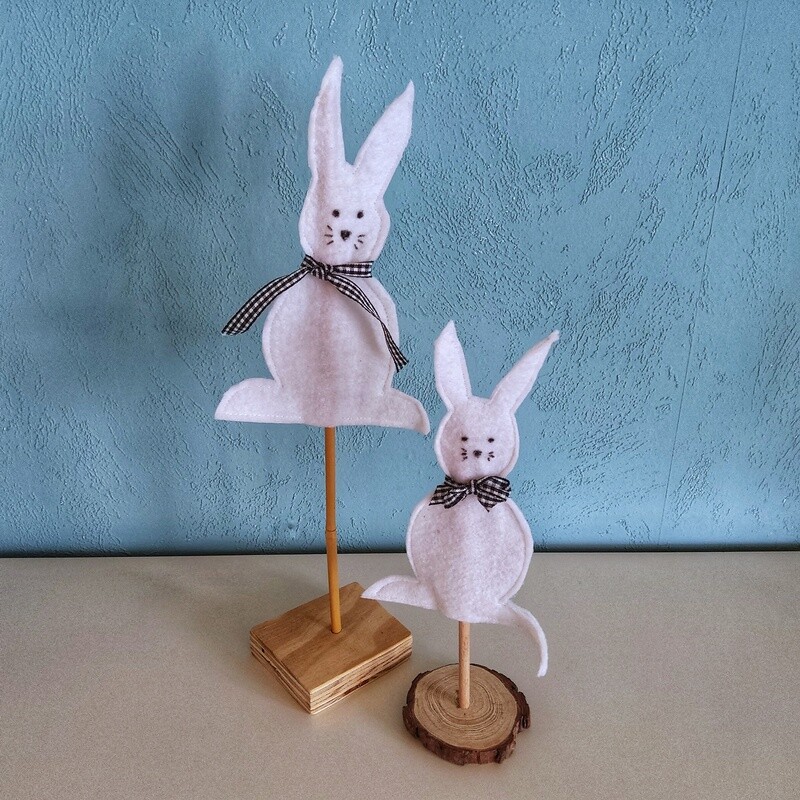 Osterhasen auf Stab