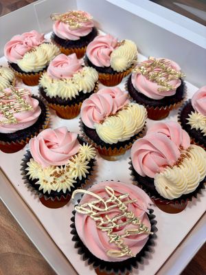 Cakes &amp; Cupcakes