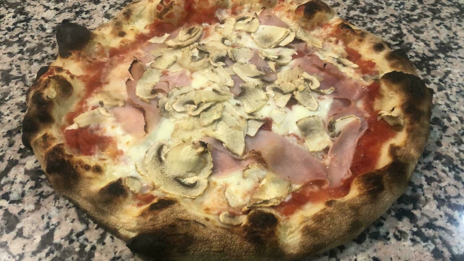 PROSCIUTTO E FUNGHI