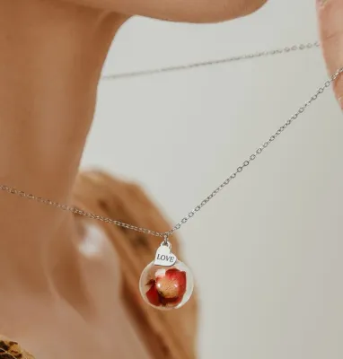 Collana dell’amore e dell’amicizia “Rosa”