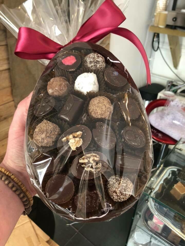 Easter Egg - Extra Large Dark filled with chocolates