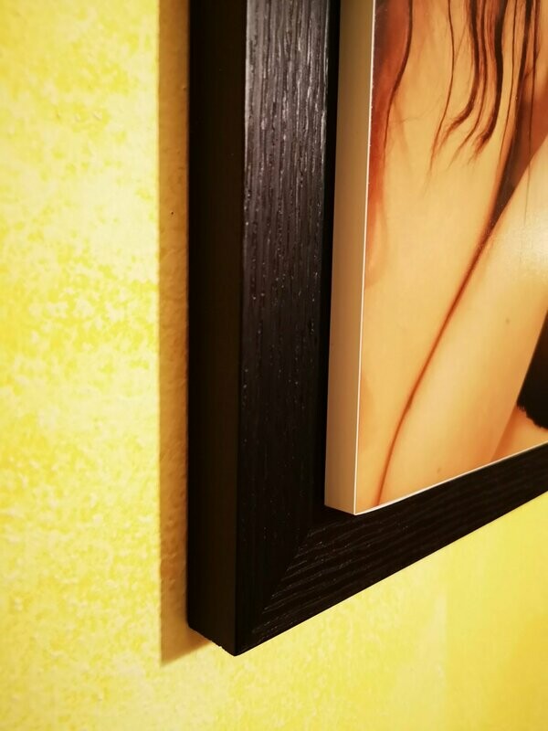 WENGE'- Pannello ultraleggero stampato e applicato su cornice WENGE'  (stampa 30x45 - cornice 35x52)