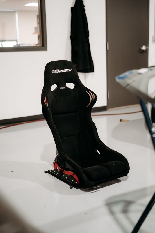 Seats/ Rails/ Steering wheel/ Interior