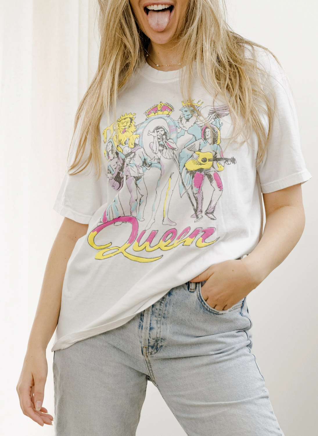 LL Queen On Stage Tee