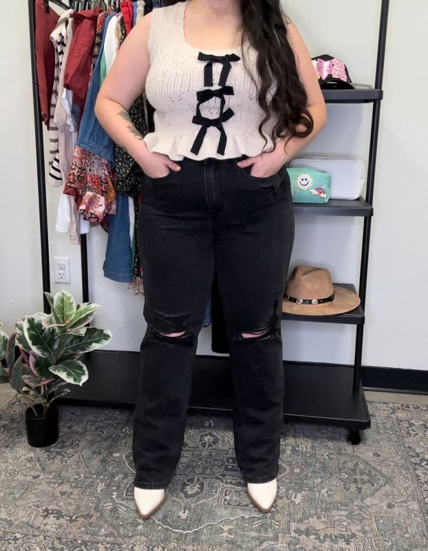 JB HW Black 90&#39;s Distress Jeans