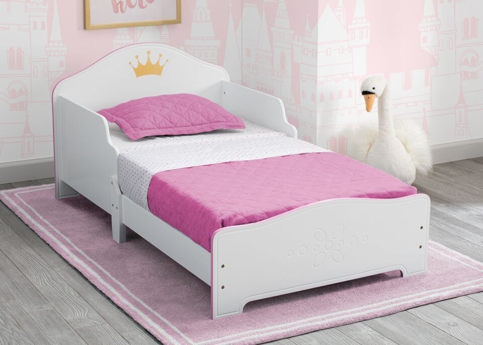 Delta Children Princess Crown Wood Toddler Bed, Greenguard Gold Certified, White/Pink