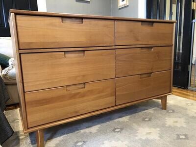 Sloane 6-Drawer Caramel Mid-Century Modern Solid Wood Dresser