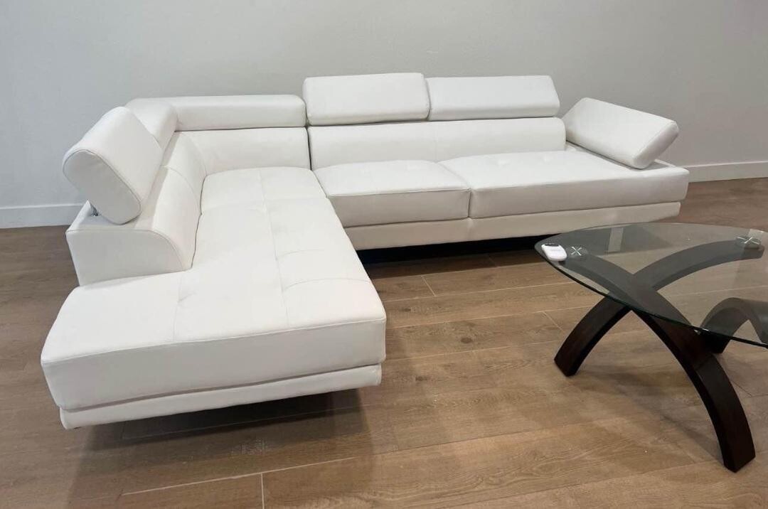 White Faux Leather 4-Seater L-Shaped Right-Facing Chaise Sectional Sofa with Chrome Legs