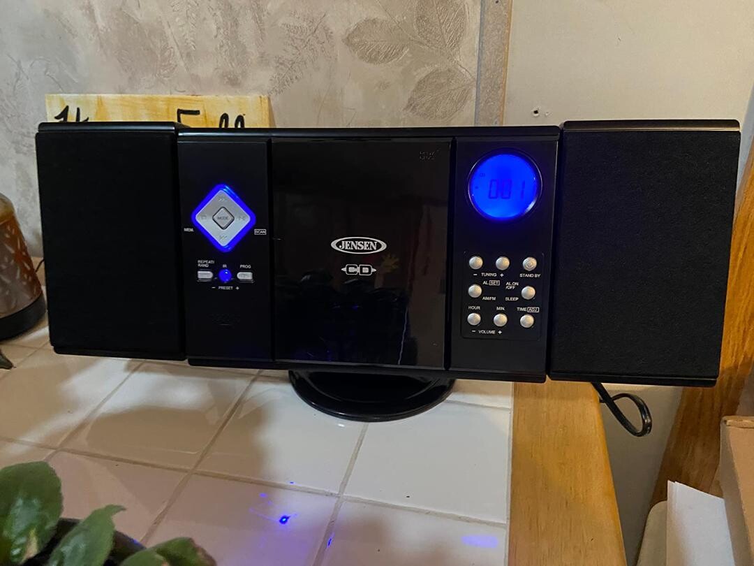 SonicVue Wall-Mountable CD System: Streamlined Digital AM/FM Stereo with Remote Control