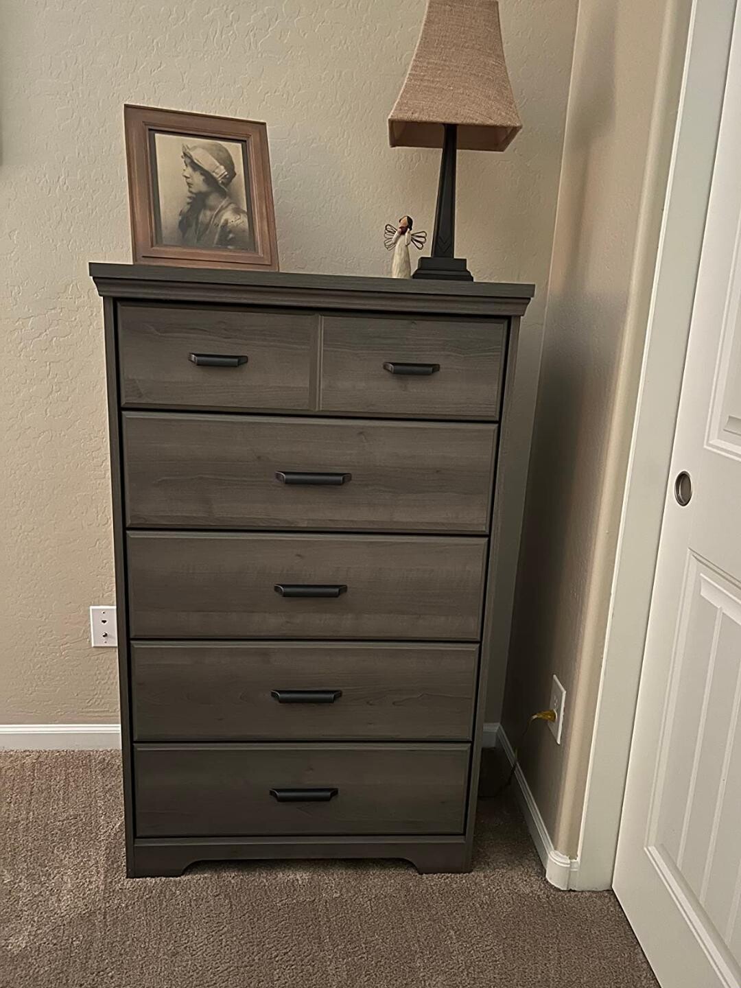 Enhance Your Space with the Gray Maple 5-Drawer Dresser - Modern Design and Antique Handles for Stylish Storage