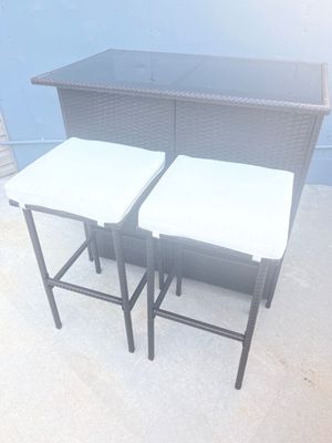 Topeakmart 3-Outdoor Rattan Patio Bar Set Conversation Set Patio Furniture with Glass Top &amp; 2 Stools