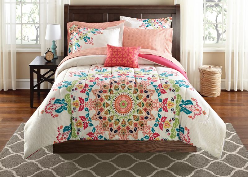 Coral Medallion 8 Piece Bed in a Bag Comforter Set With Sheets, Queen