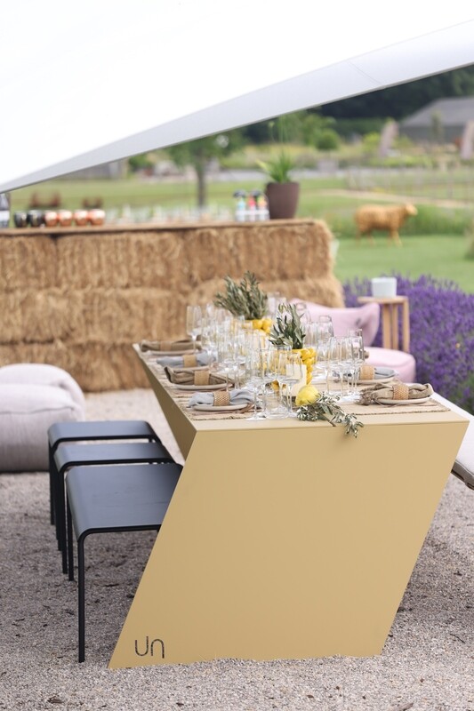 TUINTAFEL YOUNEEK - 285cm - 8 personen