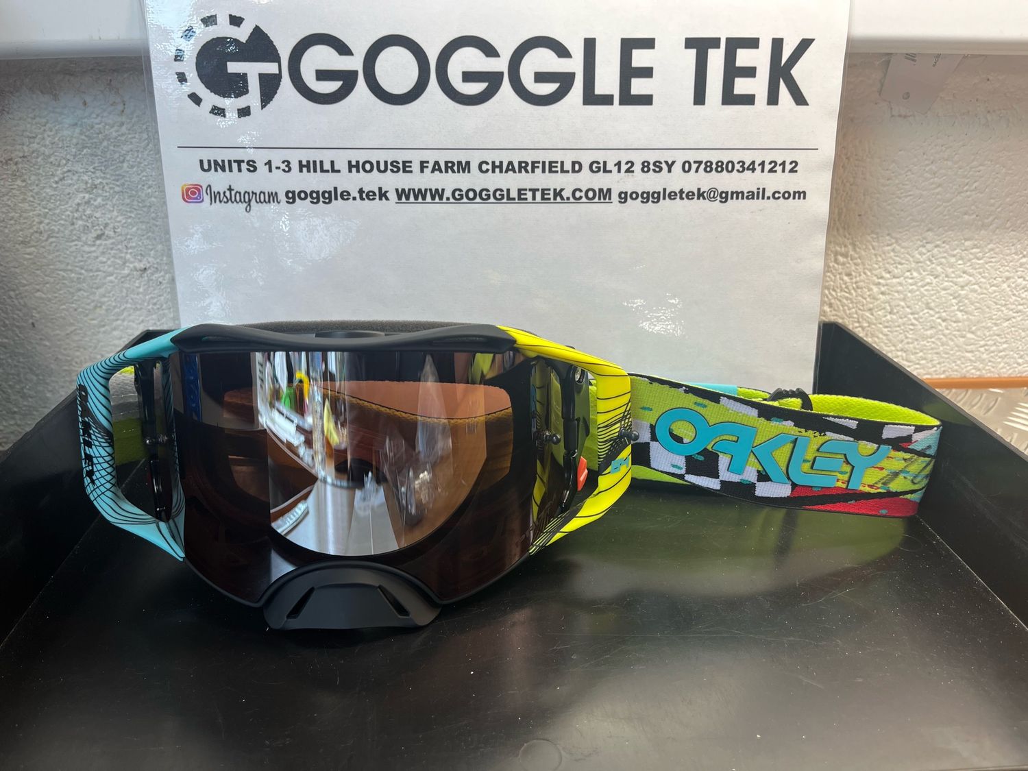 *Signed By Jeffrey Herlings* 2024 Oakley Airbrake Jeffrey Herlings Signature goggle with pouch (Prizm Black Lens)