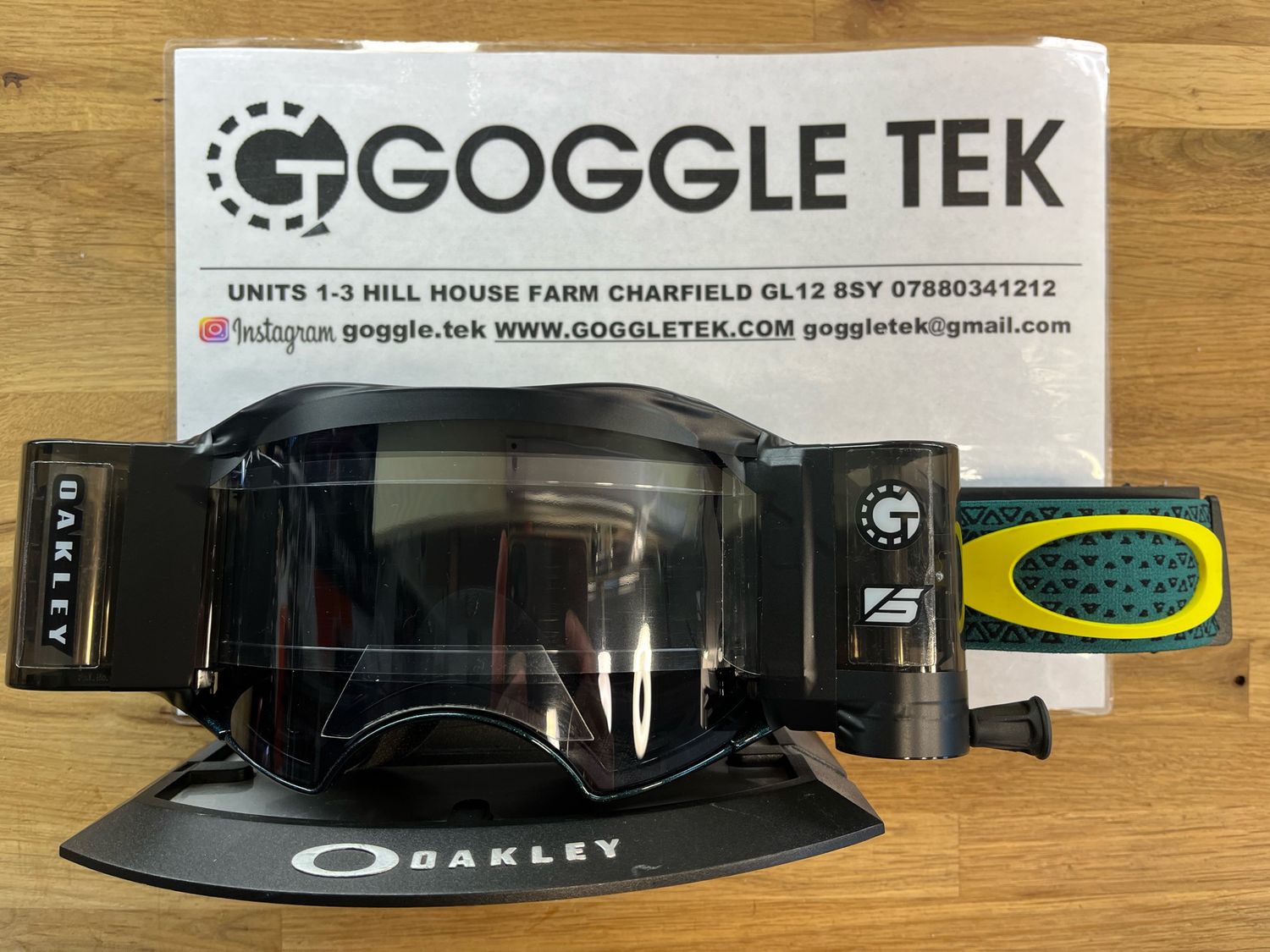 2024 Oakley Airbrake Bayberry Goggle plus Goggletek 48mm roll off system (smoked lens)