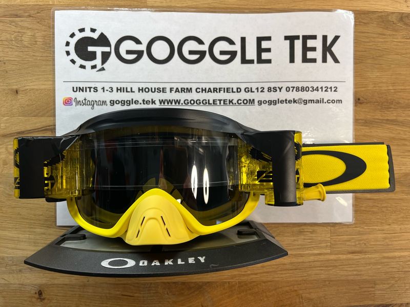 Yellow Oakley OFrame 2.0 PRO goggle plus Yellow Goggletek 36mm roll off system (smoke lens)