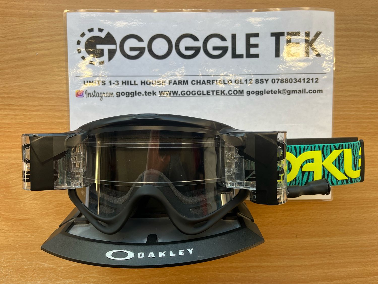 2025 Oakley Celeste Bengal OFrame goggle plus Long Pull Goggletek 36mm roll-off system (Clear lens)